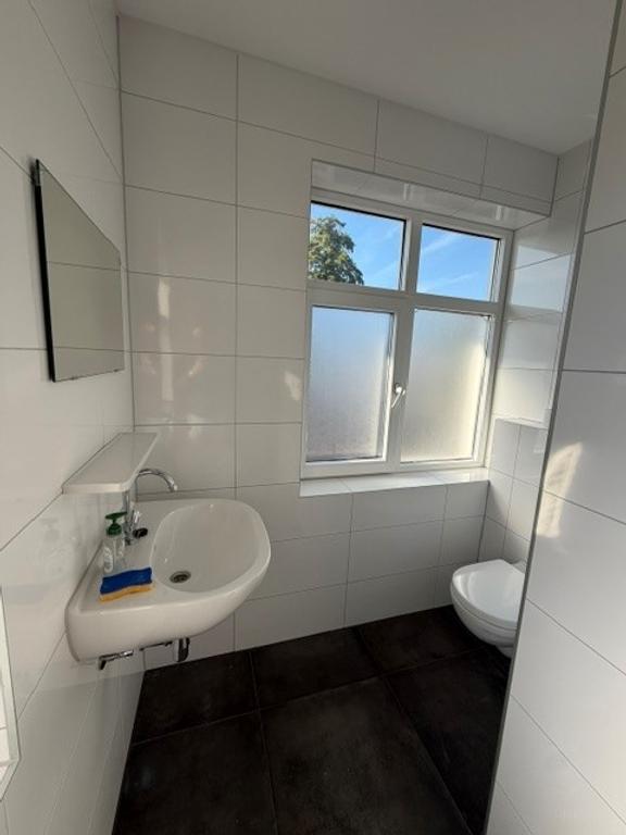 New-build home with A++++ rating and south-facing garden - Image 9
