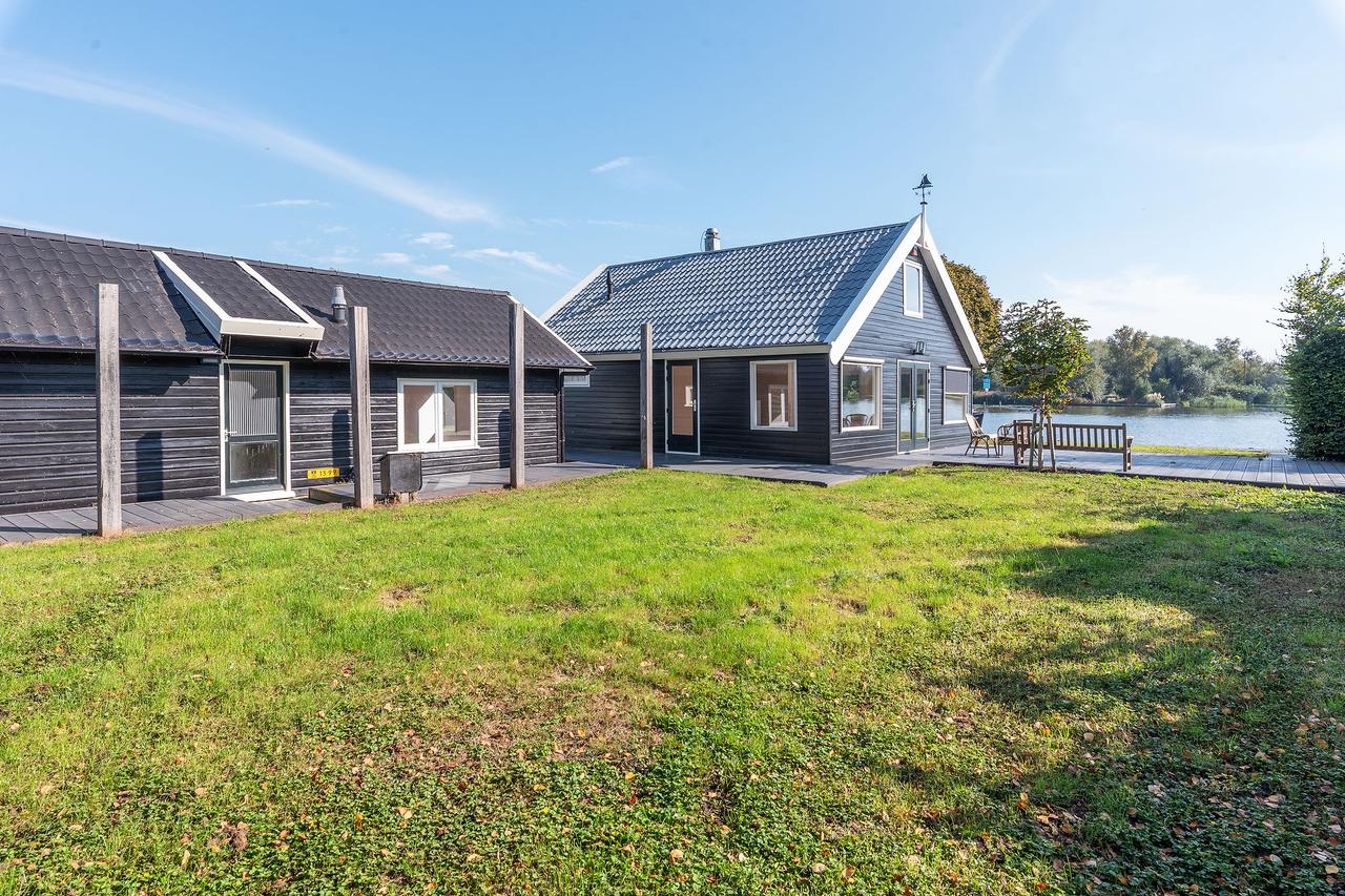 Temporary Living by the Water in Aalsmeer - Image 1