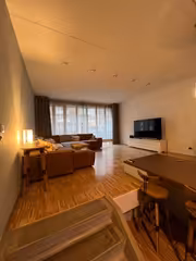 Gemeubileerd 3-slaapkamerappartement met parkeerplek