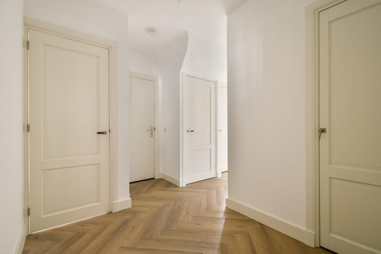 Corner apartment with balcony and 2 bathrooms - Image 2