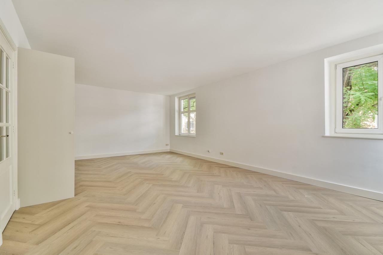 Corner apartment with balcony and 2 bathrooms - Image 6