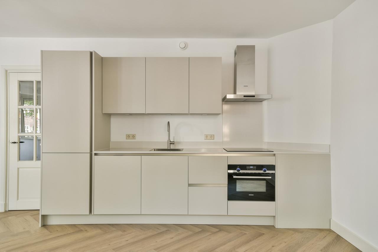Corner apartment with balcony and 2 bathrooms - Image 7
