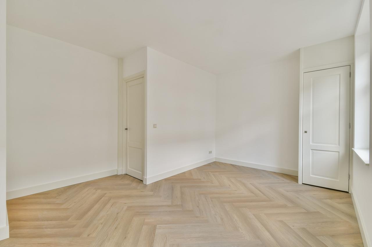 Corner apartment with balcony and 2 bathrooms - Image 15