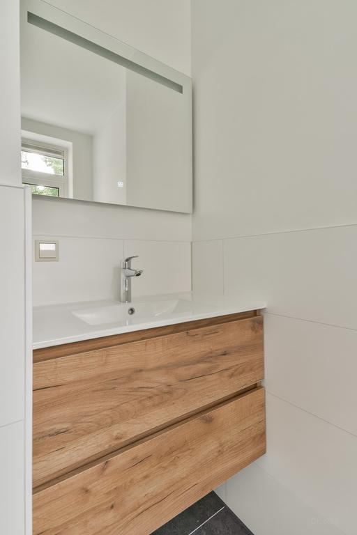 Corner apartment with balcony and 2 bathrooms - Image 18