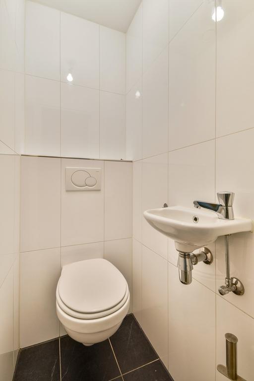 Corner apartment with balcony and 2 bathrooms - Image 25