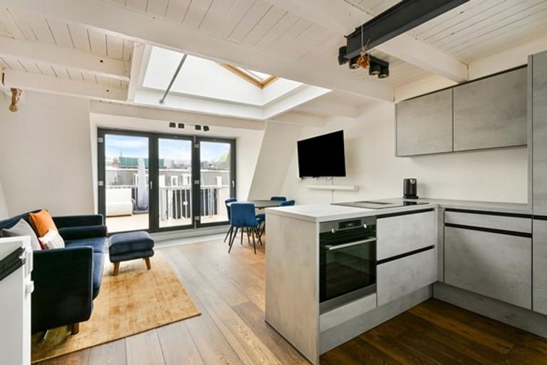 Gemeubileerd dubbel bovenhuis met dakterras - Afbeelding 2