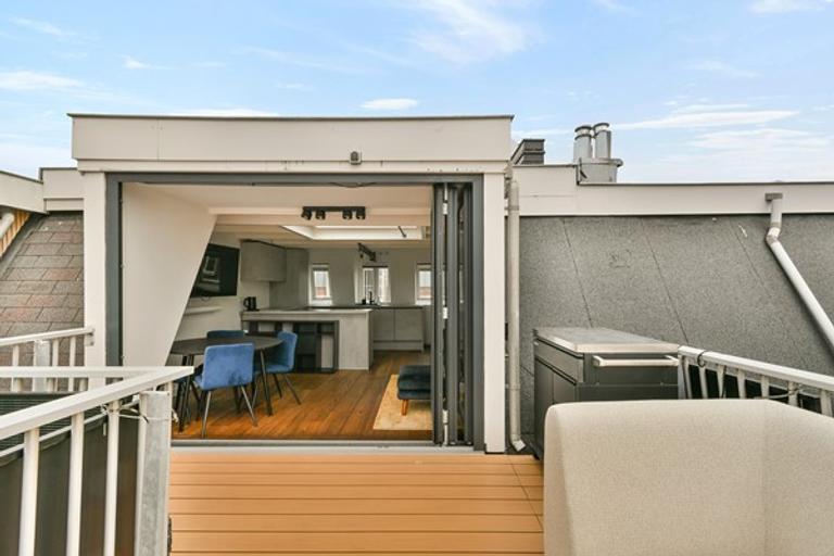 Gemeubileerd dubbel bovenhuis met dakterras - Afbeelding 7
