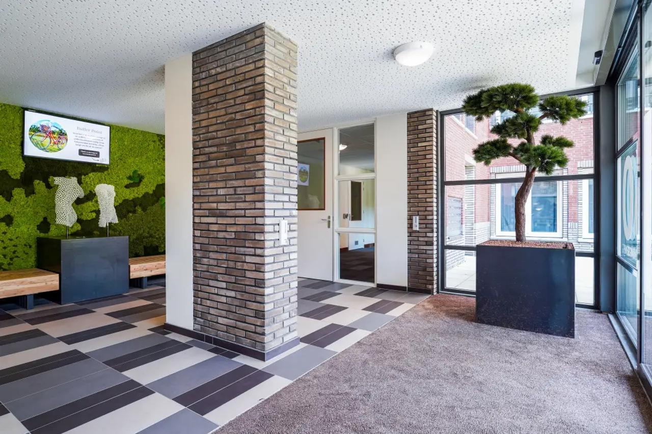 60 m² Apartment with Balcony and Garage - Image 2