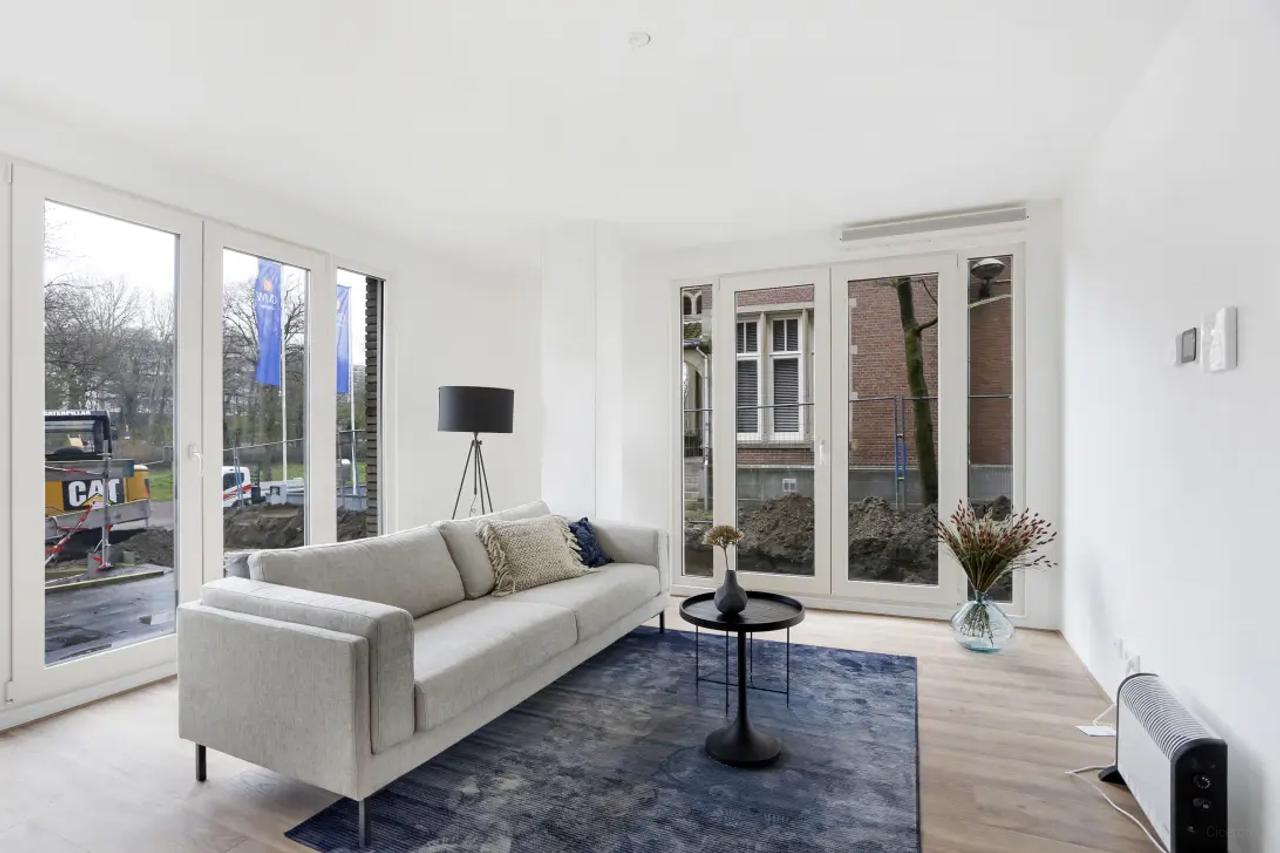 60 m² Apartment with Balcony and Garage - Image 3