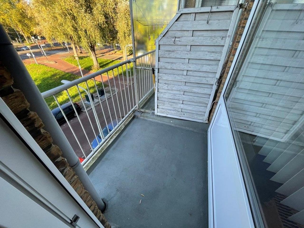 Furnished Two-Bedroom Apartment for Students - Image 3
