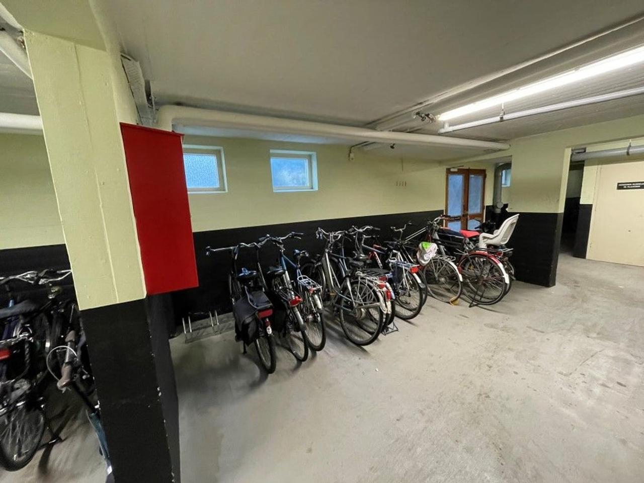 Furnished Two-Bedroom Apartment for Students - Image 7