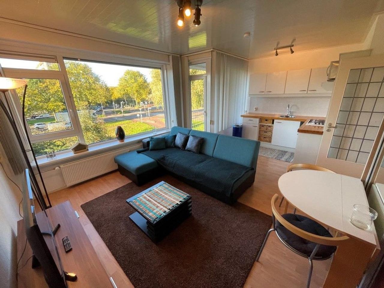 Furnished Two-Bedroom Apartment for Students - Image 8