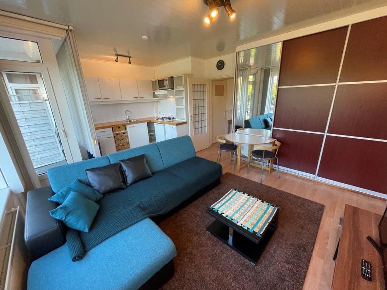 Furnished Two-Bedroom Apartment for Students - Image 9