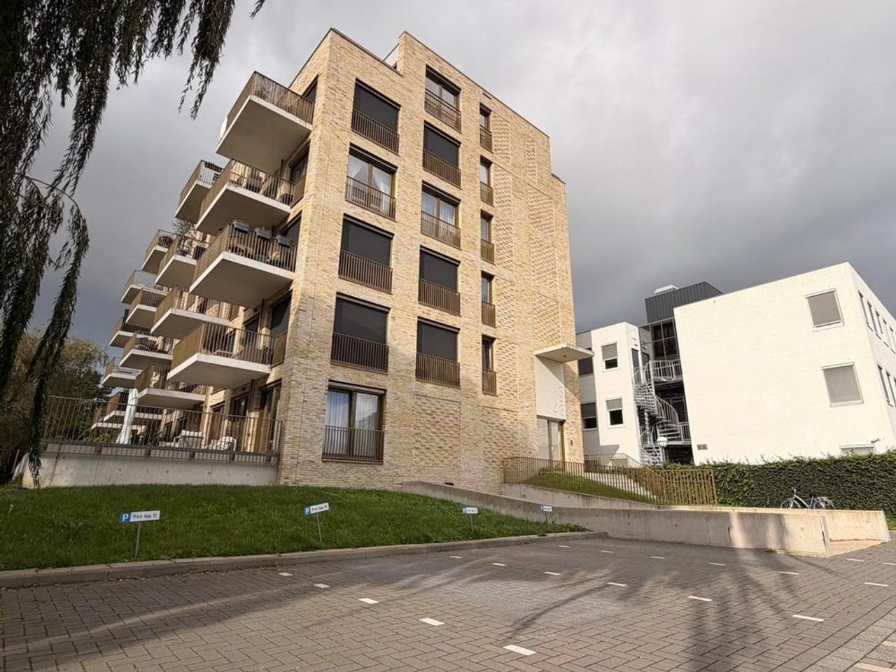 Penthouse met terras en parkeerplaats - Afbeelding 1