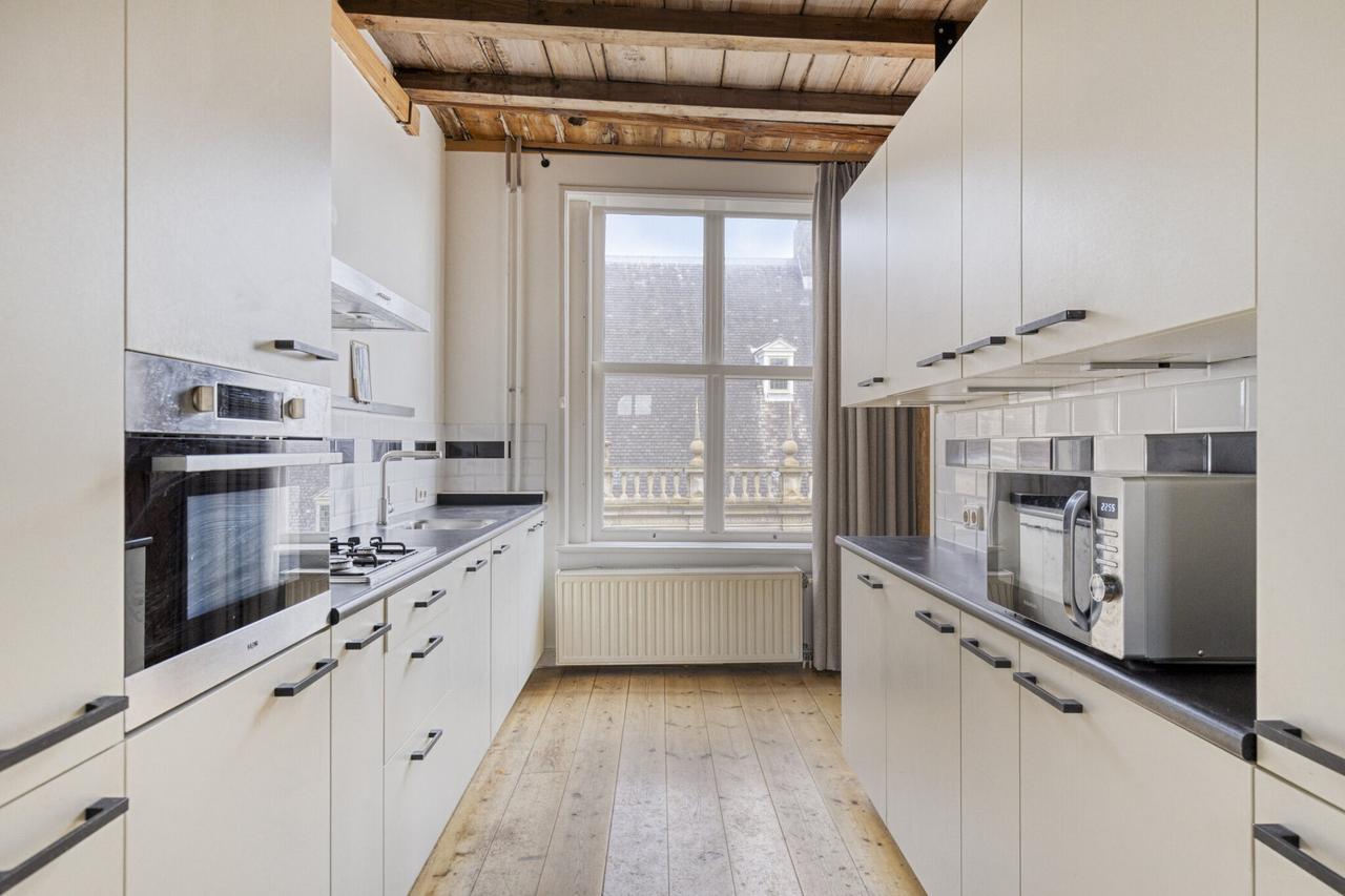 Rental Apartment on Breestraat - Image 11