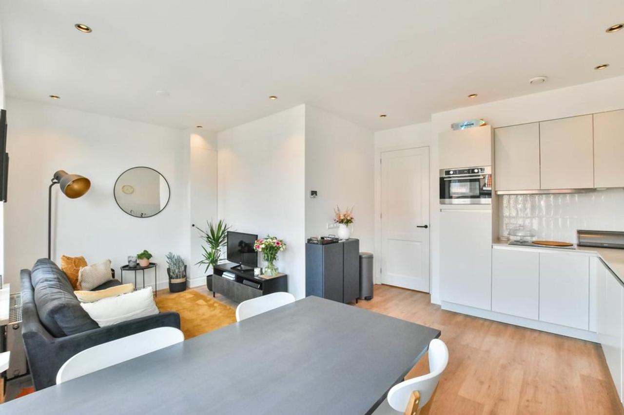 Apartment with Sunny Balcony on Westlandgracht - Image 3
