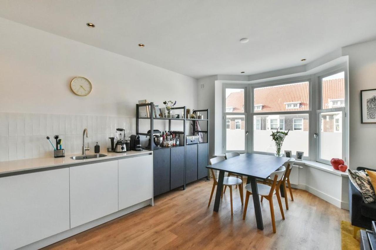 Apartment with Sunny Balcony on Westlandgracht - Image 5