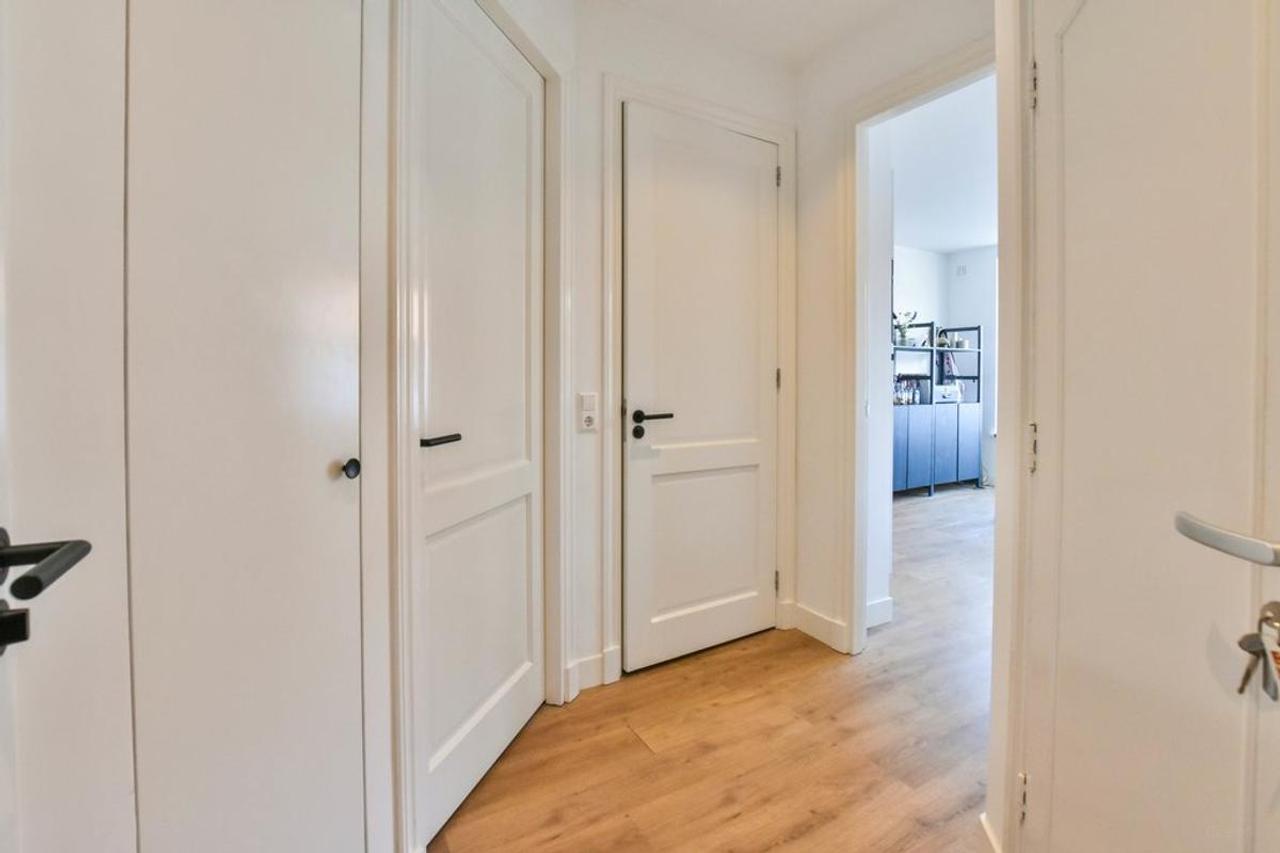 Apartment with Sunny Balcony on Westlandgracht - Image 7