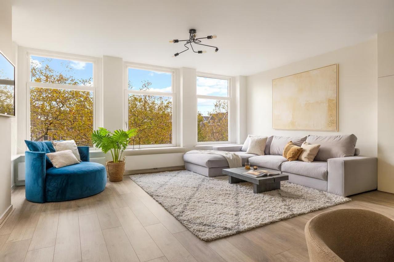 Gemeubileerd 4-kamerappartement met balkon - Afbeelding 1