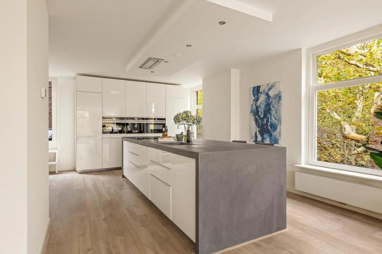 Gemeubileerd 4-kamerappartement met balkon - Afbeelding 5