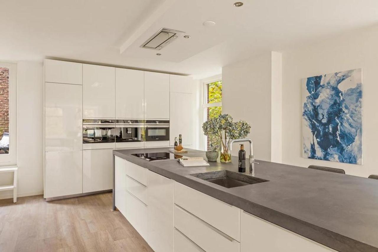 Gemeubileerd 4-kamerappartement met balkon - Afbeelding 7