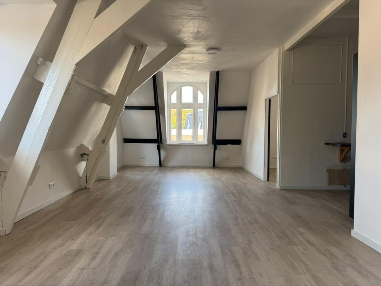 Available Now: 2-Bedroom Apartment in Almelo - Image 1