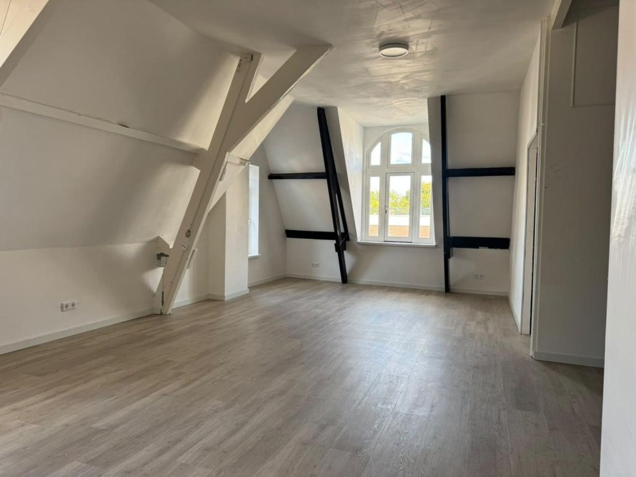 Available Now: 2-Bedroom Apartment in Almelo - Image 4