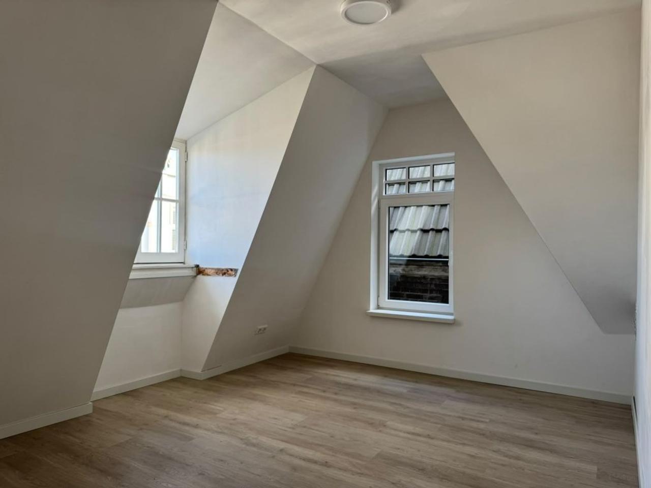 Available Now: 2-Bedroom Apartment in Almelo - Image 6