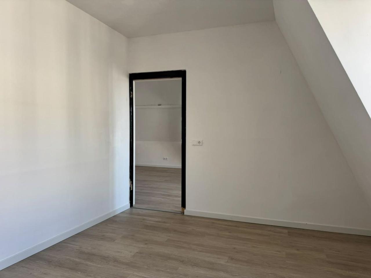 Available Now: 2-Bedroom Apartment in Almelo - Image 7