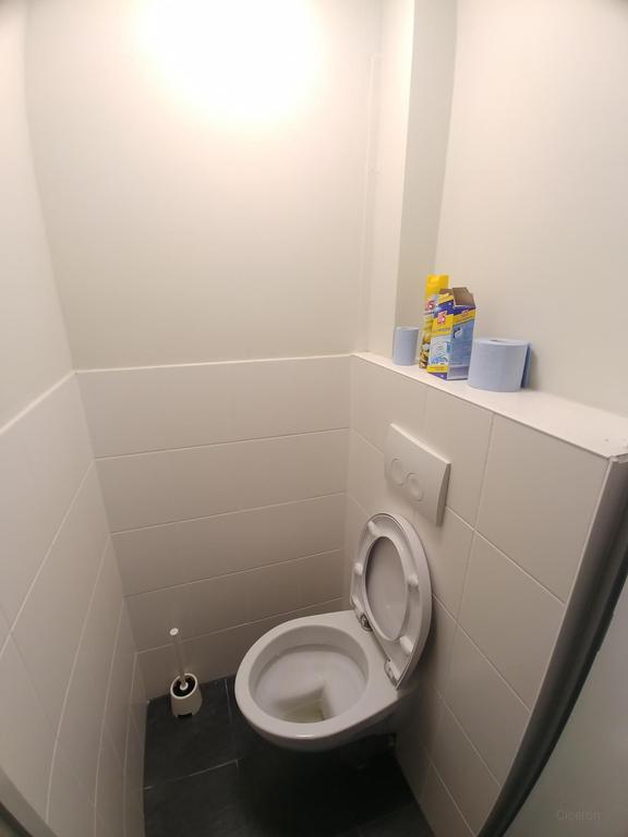 Furnished top-floor studio - Image 6