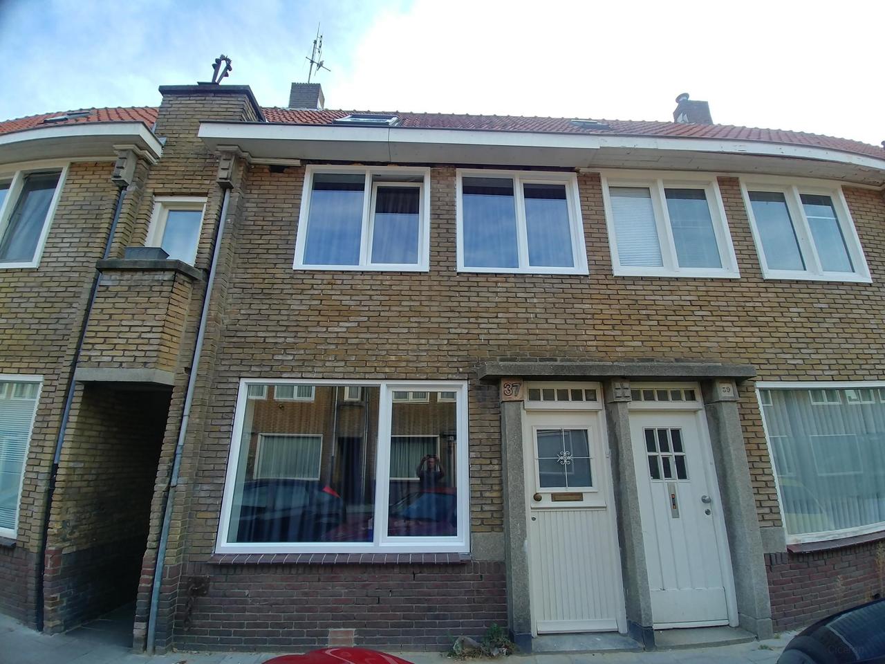 Furnished top-floor studio - Image 7