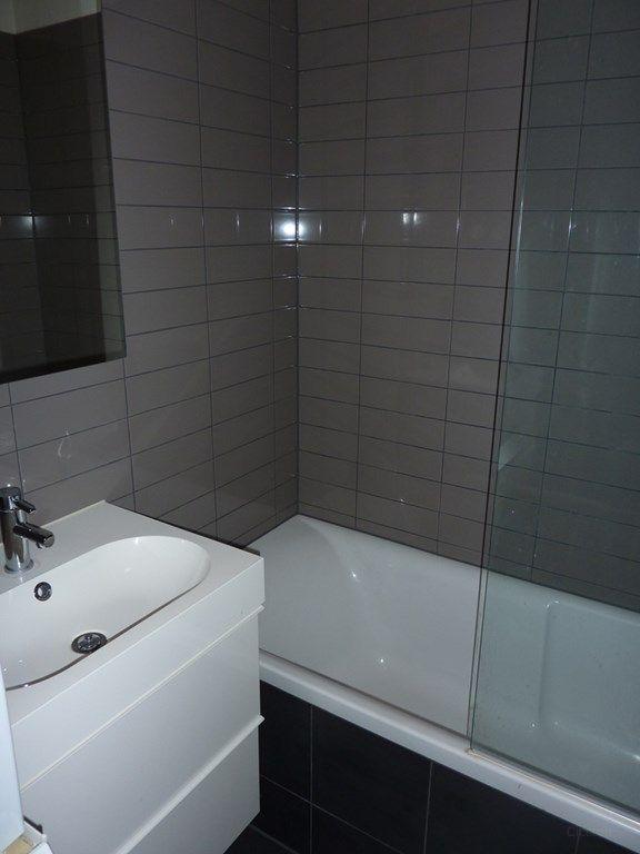 Furnished 1-Bedroom Apartment Near Vondelpark - Image 9