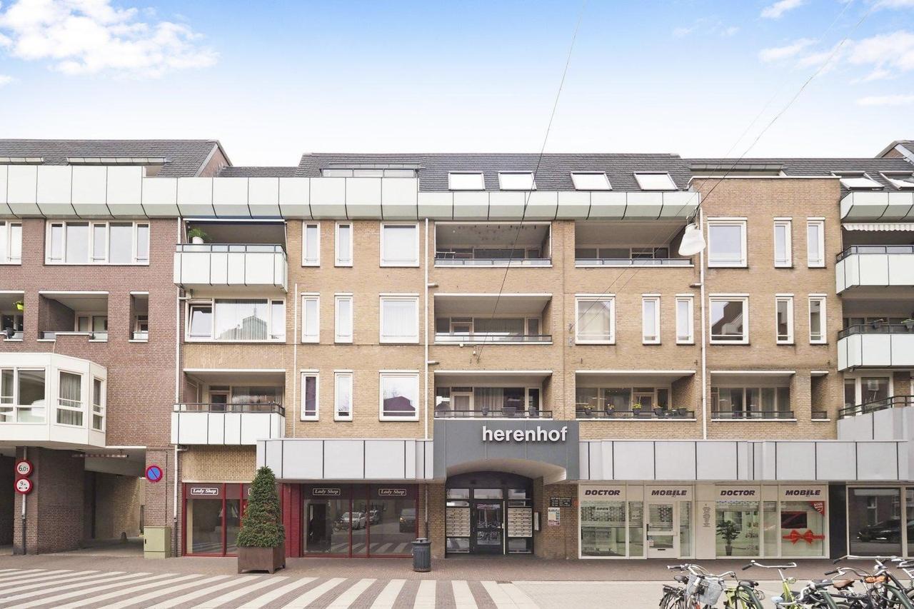 90 m² appartement met balkon in Roermond - Afbeelding 1