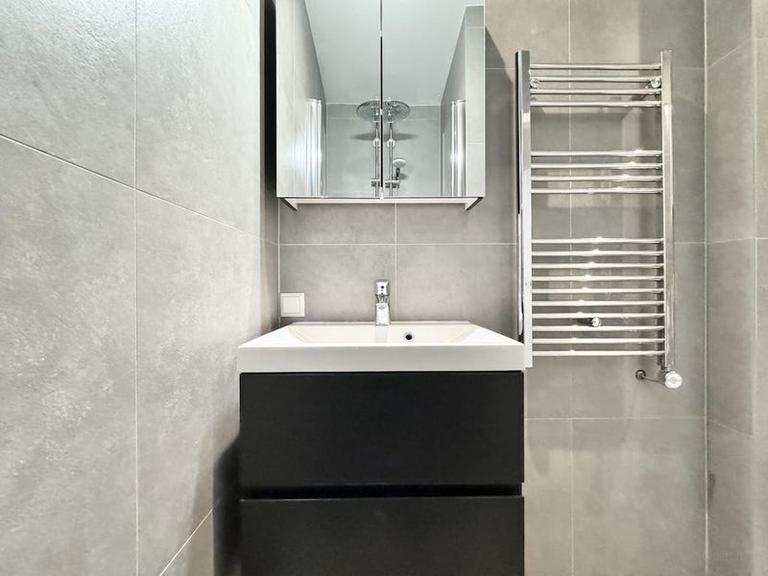 Furnished 1-Bedroom Apartment with Balcony - Image 14