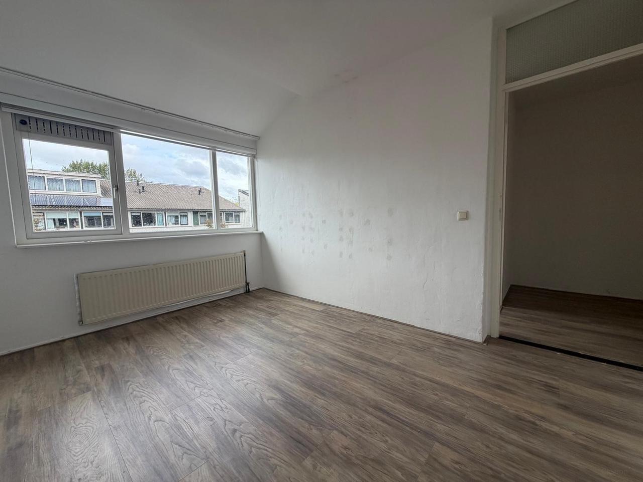 4-Bedroom House with Garden in Haarlem - Image 4