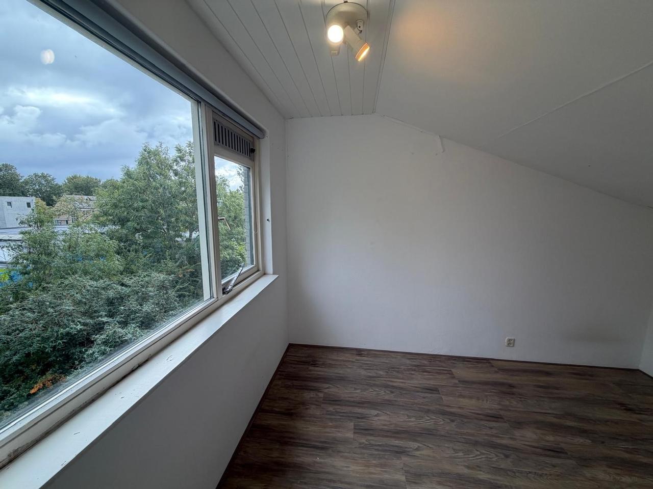 4-Bedroom House with Garden in Haarlem - Image 18