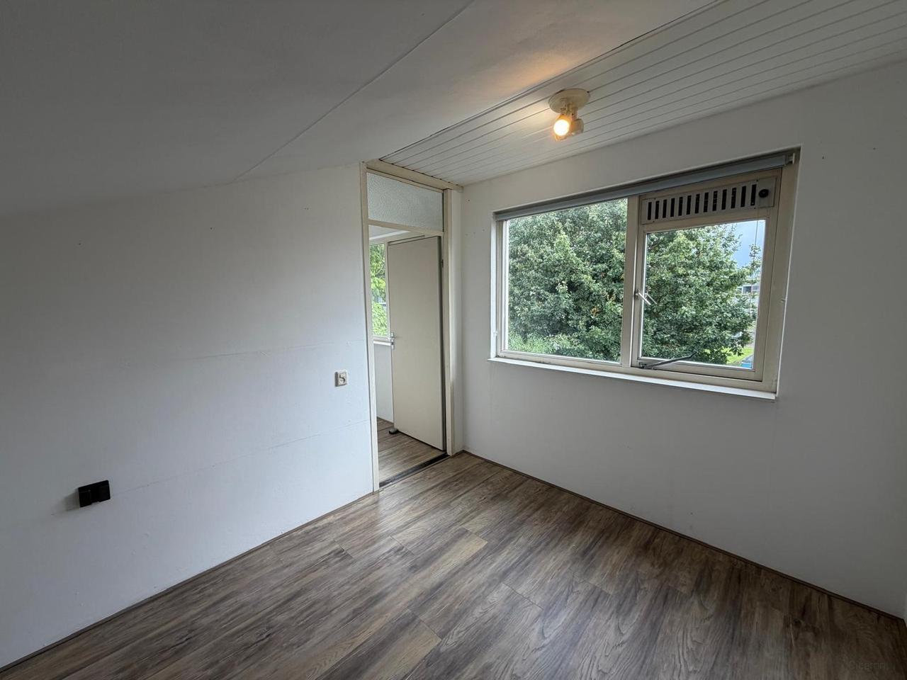 4-Bedroom House with Garden in Haarlem - Image 28