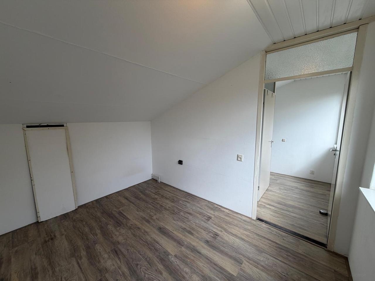 4-Bedroom House with Garden in Haarlem - Image 29