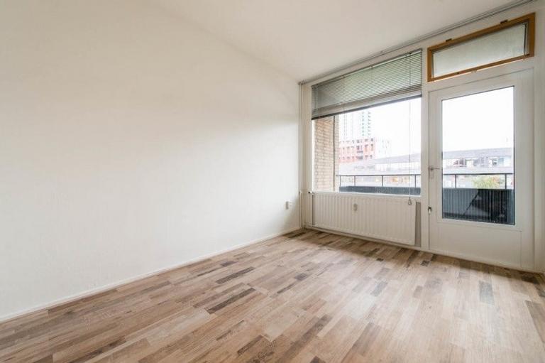 70 m² apartment near Amsterdam Zuid - Image 11