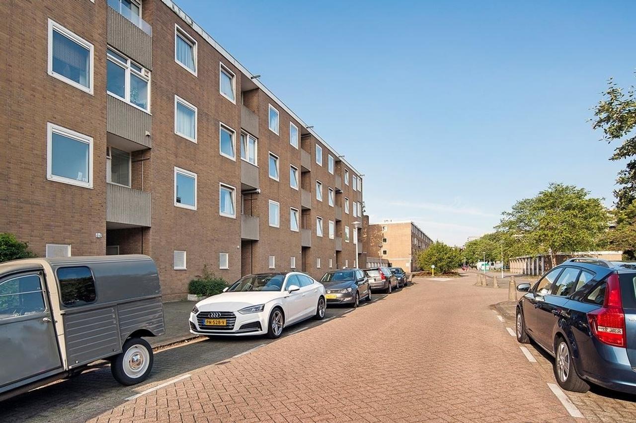 70 m² apartment near Amsterdam Zuid - Image 20