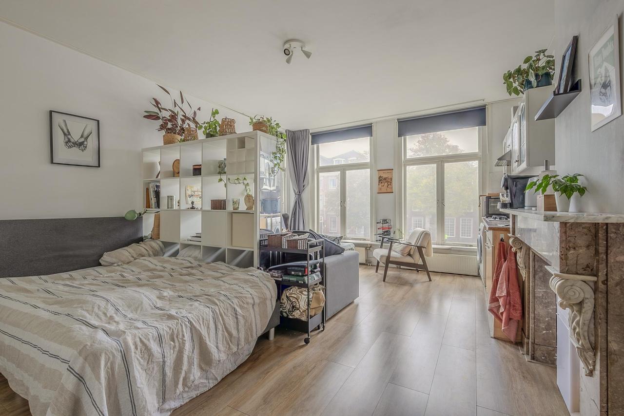Bright 32 m² Studio in Lower Town - Image 3