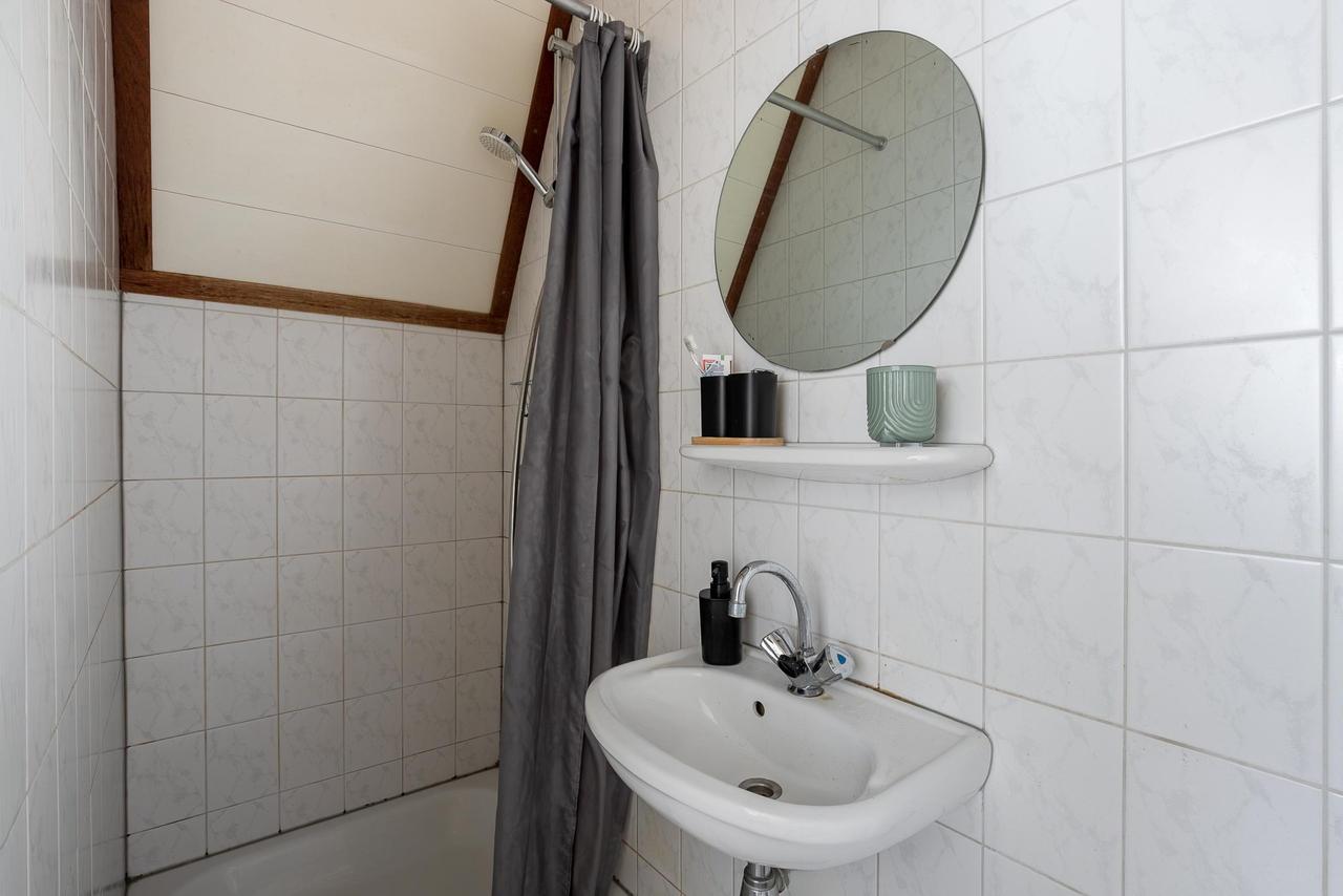 Bright 32 m² Studio in Lower Town - Image 6