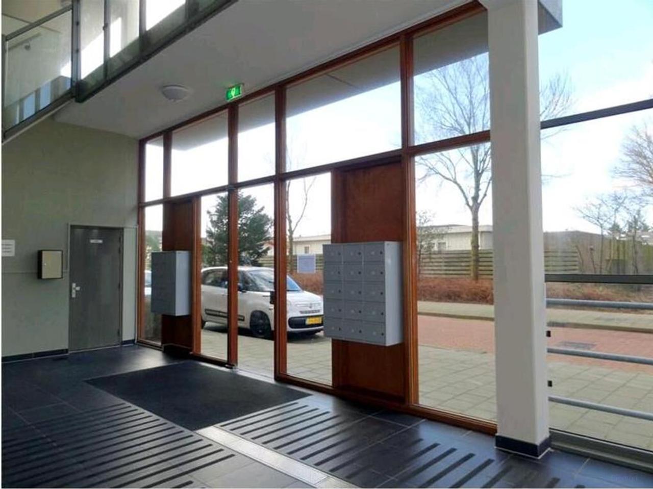 113 m² Apartment with Balcony and Garage - Image 12