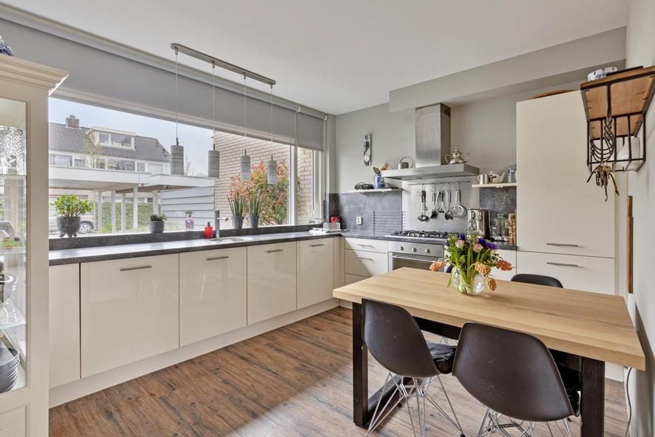 127 m² gezinswoning met tuin in Veenendaal - Afbeelding 4