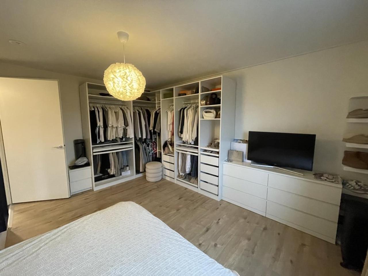 103 m² wonen met zwembad en uitzicht - Afbeelding 12