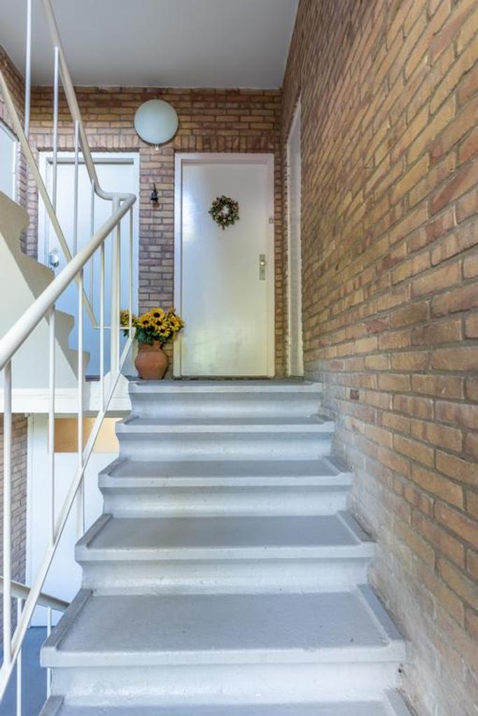 Gemeubileerd appartement met tuin en garage - Afbeelding 2