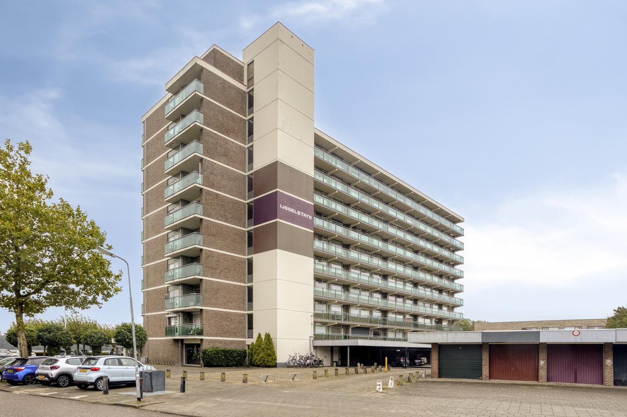 Driekamerappartement met balkon bij Oosterplas - Afbeelding 1