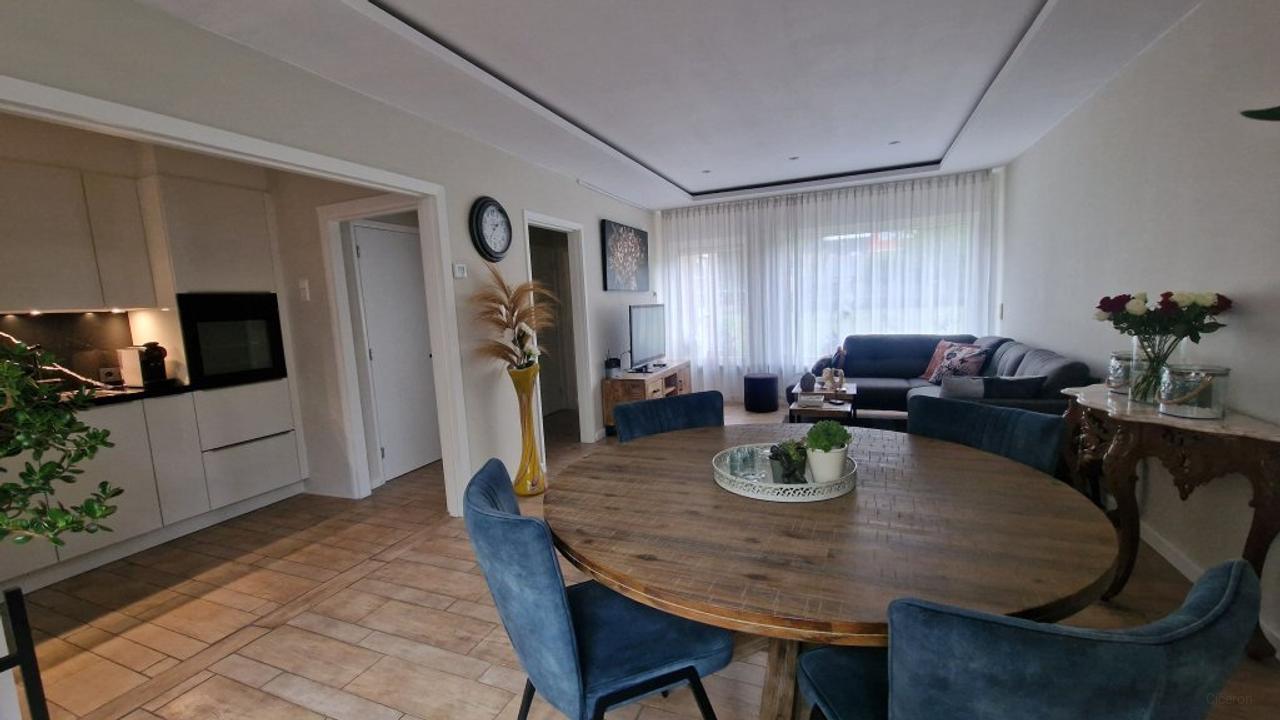 Gemeubileerde hoekwoning met tuin in Alkmaar - Afbeelding 1