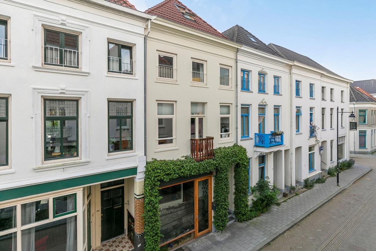 Two Sunny Balconies in Spijkerbuurt - Image 3