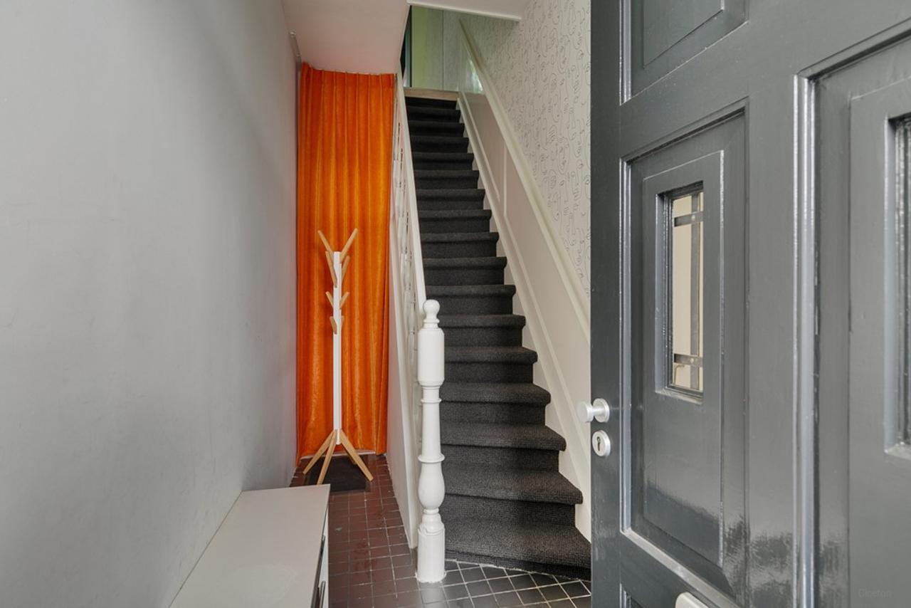 Two Sunny Balconies in Spijkerbuurt - Image 5